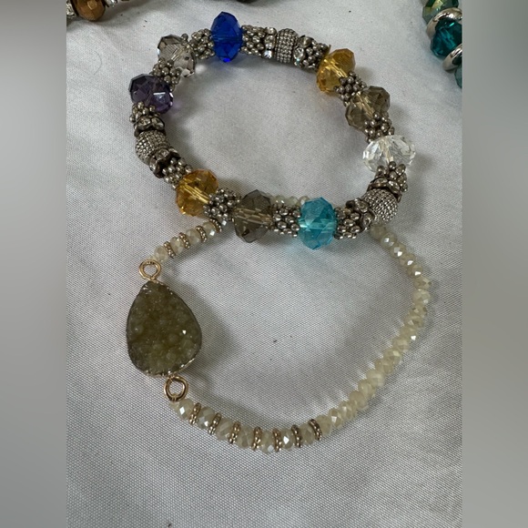 Six sparkly stretch style bracelets - Picture 7 of 7